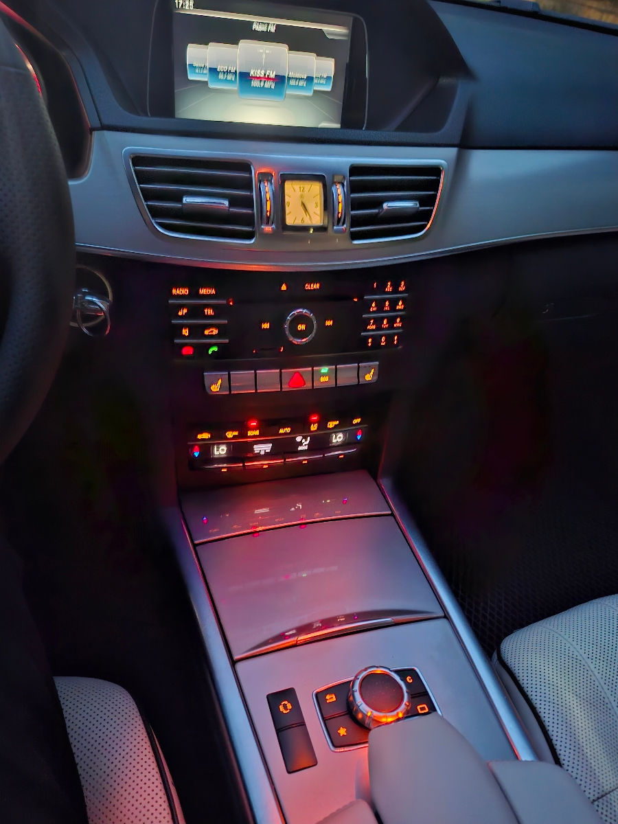 Mercedes E-Class фото 8