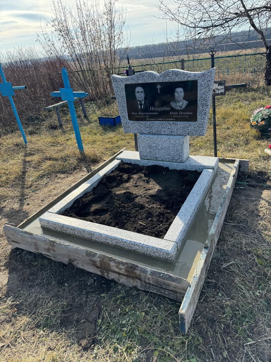 Памятники на кладбище с установкой фото 2