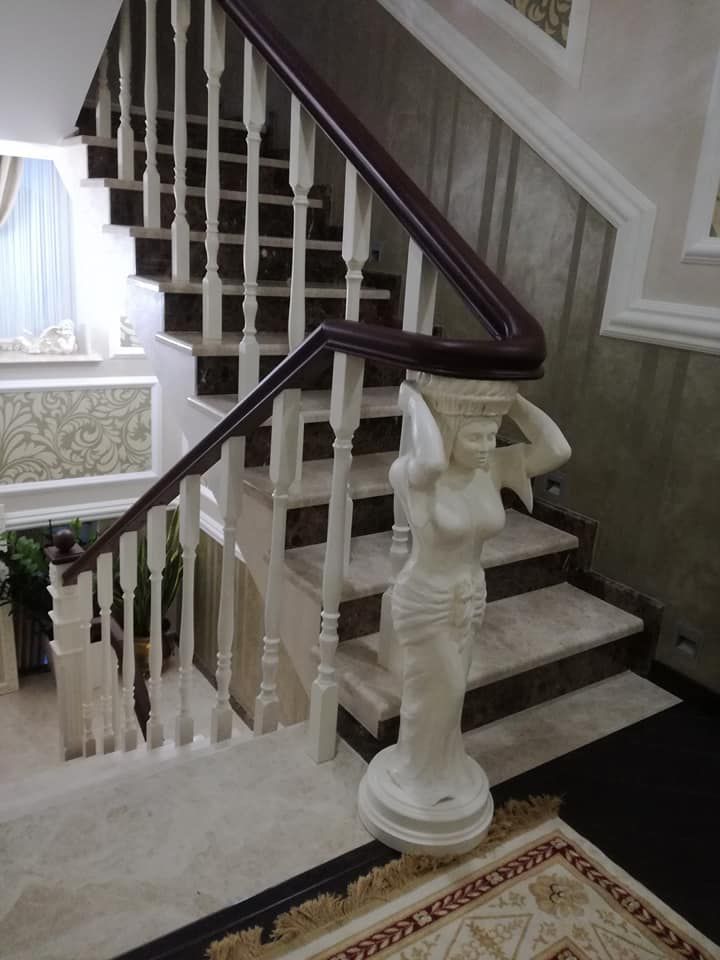 Scari din lemn masiv la comanda. foto 1