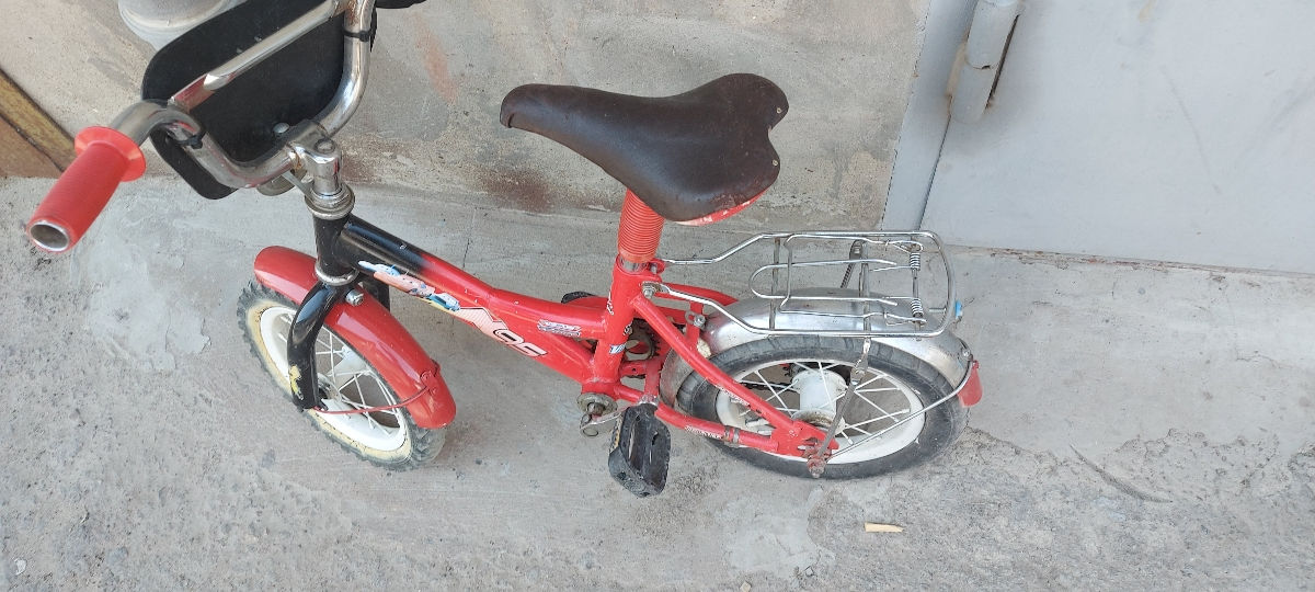 Velosiped  dela 3 pina la 7 ani  in stare bună фото 4