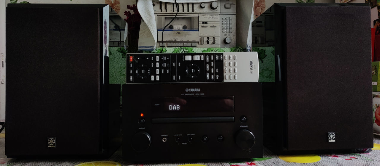 High quality HI-FI components Yamaha CRX-550 DAB Speakers Yamaha NX-E300 foto 2