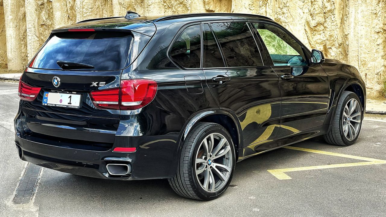 Bmw x5 21 год