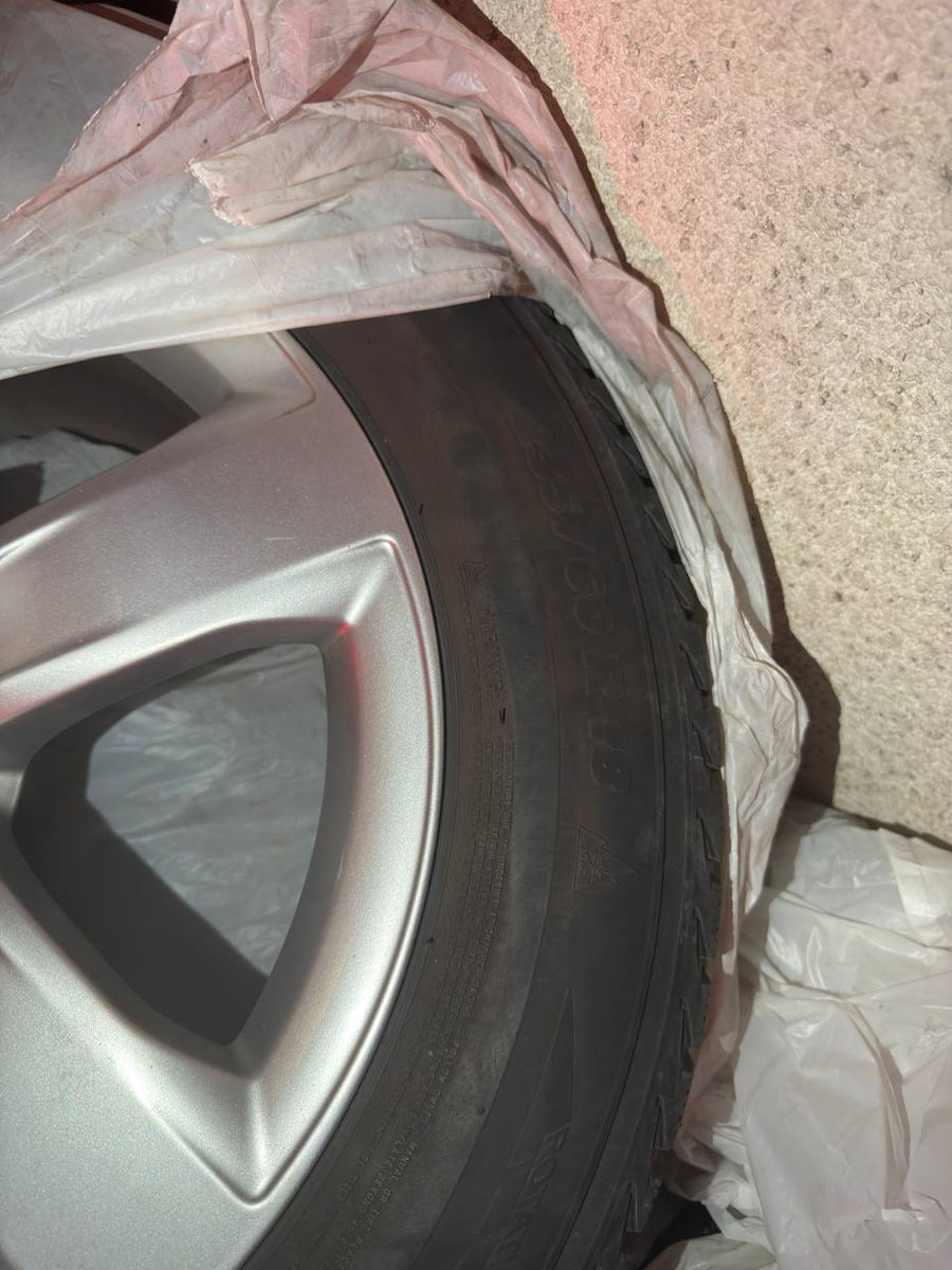 Бринжстоун шины 275/45 r20 два передних подходит на BMW G05 foto 1