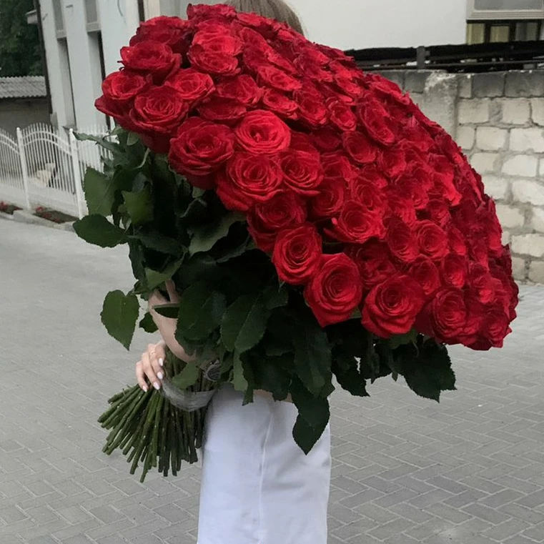 Trandafiri şi alte flori. Livrare. foto 4