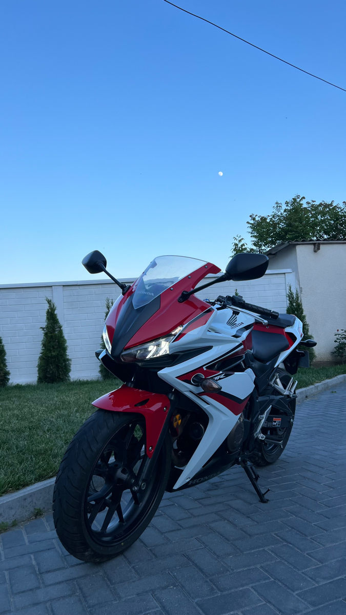 Honda CBR 500R foto 2