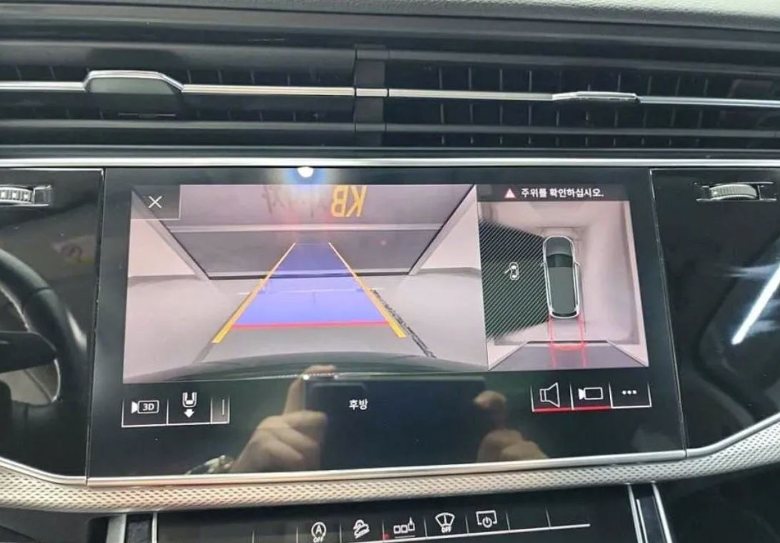 Audi Q7 фото 13