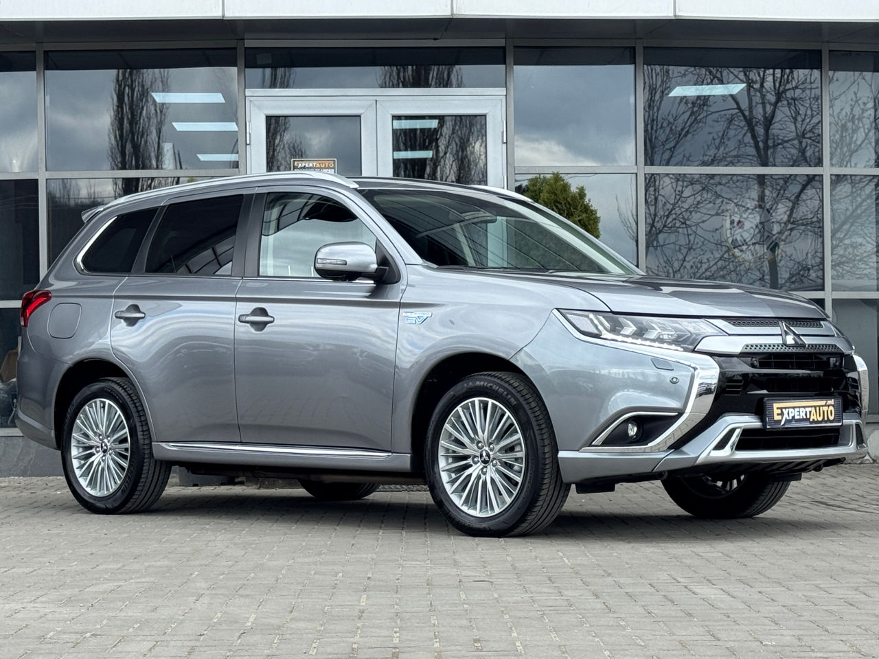 Mitsubishi Outlander — фото 3