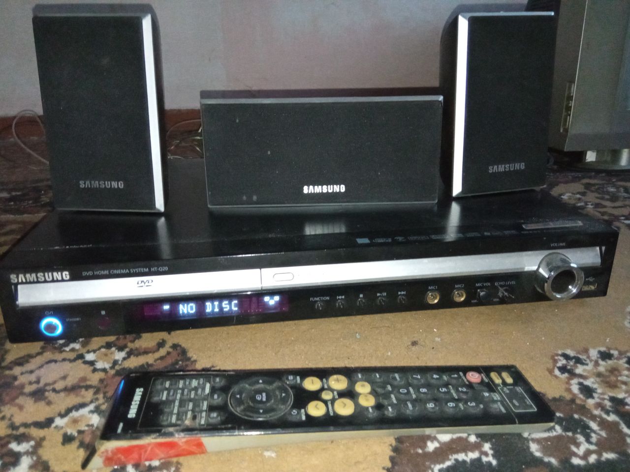 Продам б/у дивиди "Samsung HT-Q20" в хорошем состоянии