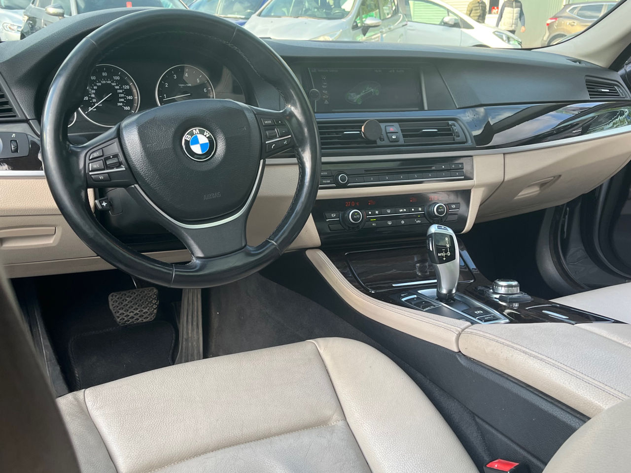 BMW 5 Series foto 6