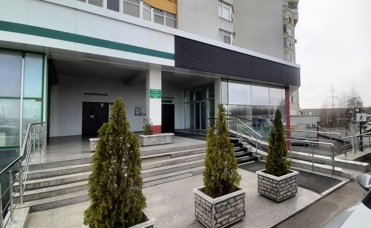 Продается торговое помещение на выгодных условиях.