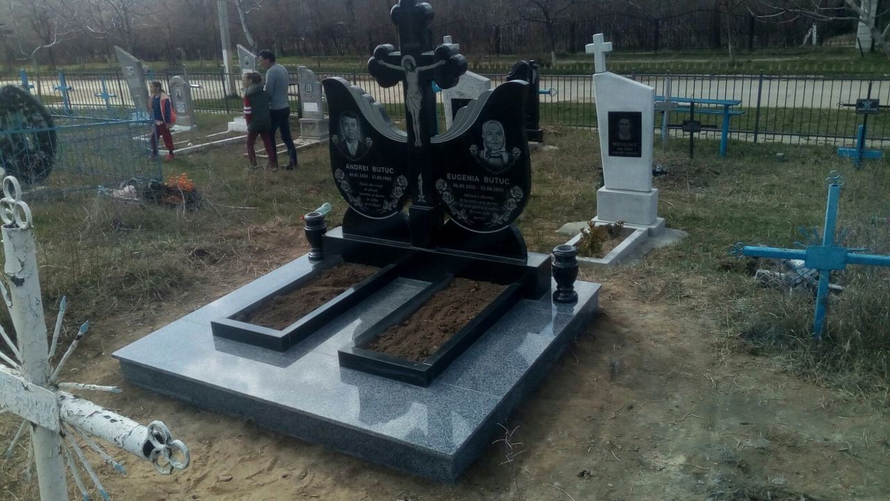 Monumente.  Памятники гранитные. фото 1