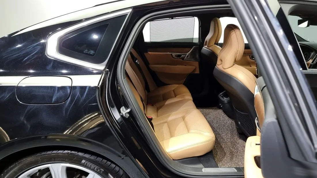 Volvo S90 foto 11