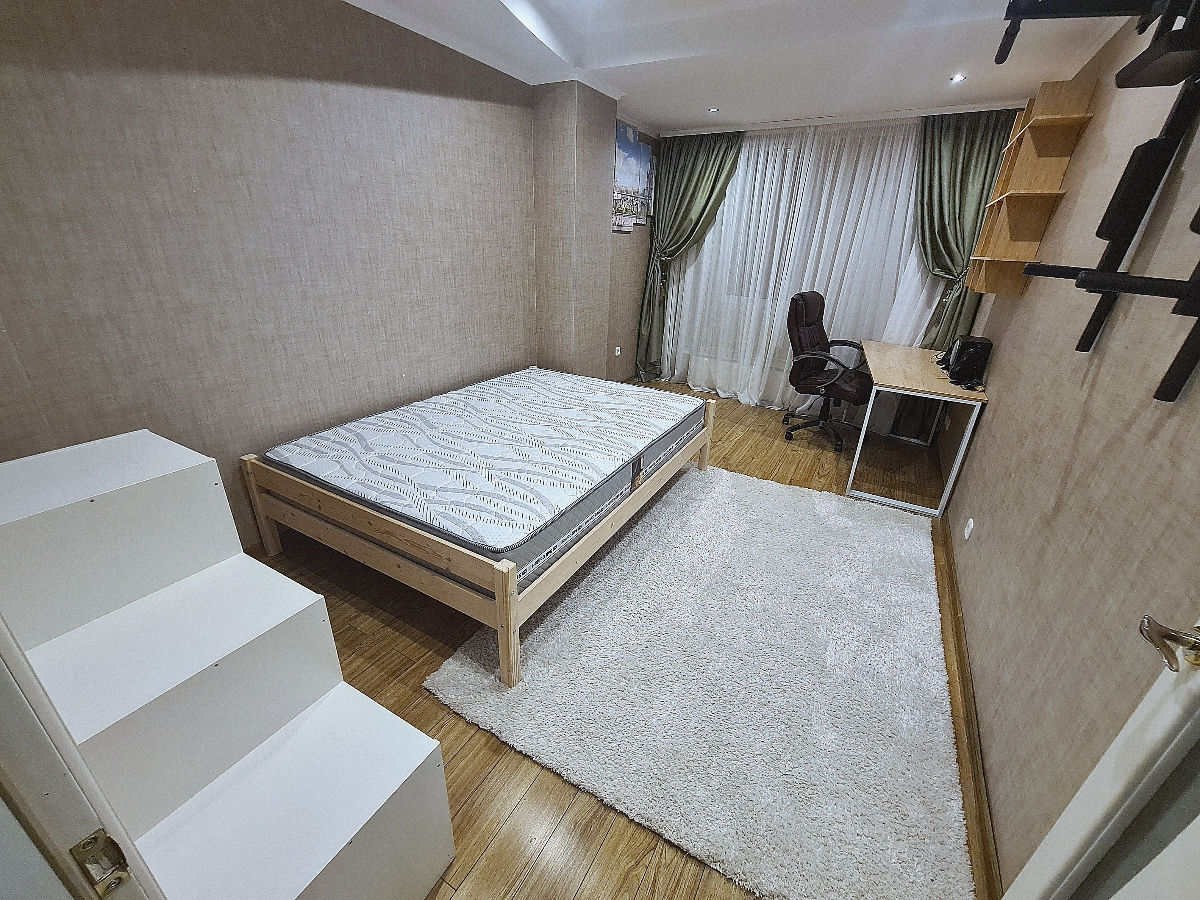 Apartament cu 3 camere, 94 m², Botanica, Chișinău foto 2