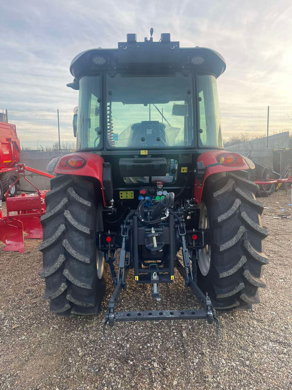 Tractor ArmaTrac 1054E+ 105c.p. foto 2