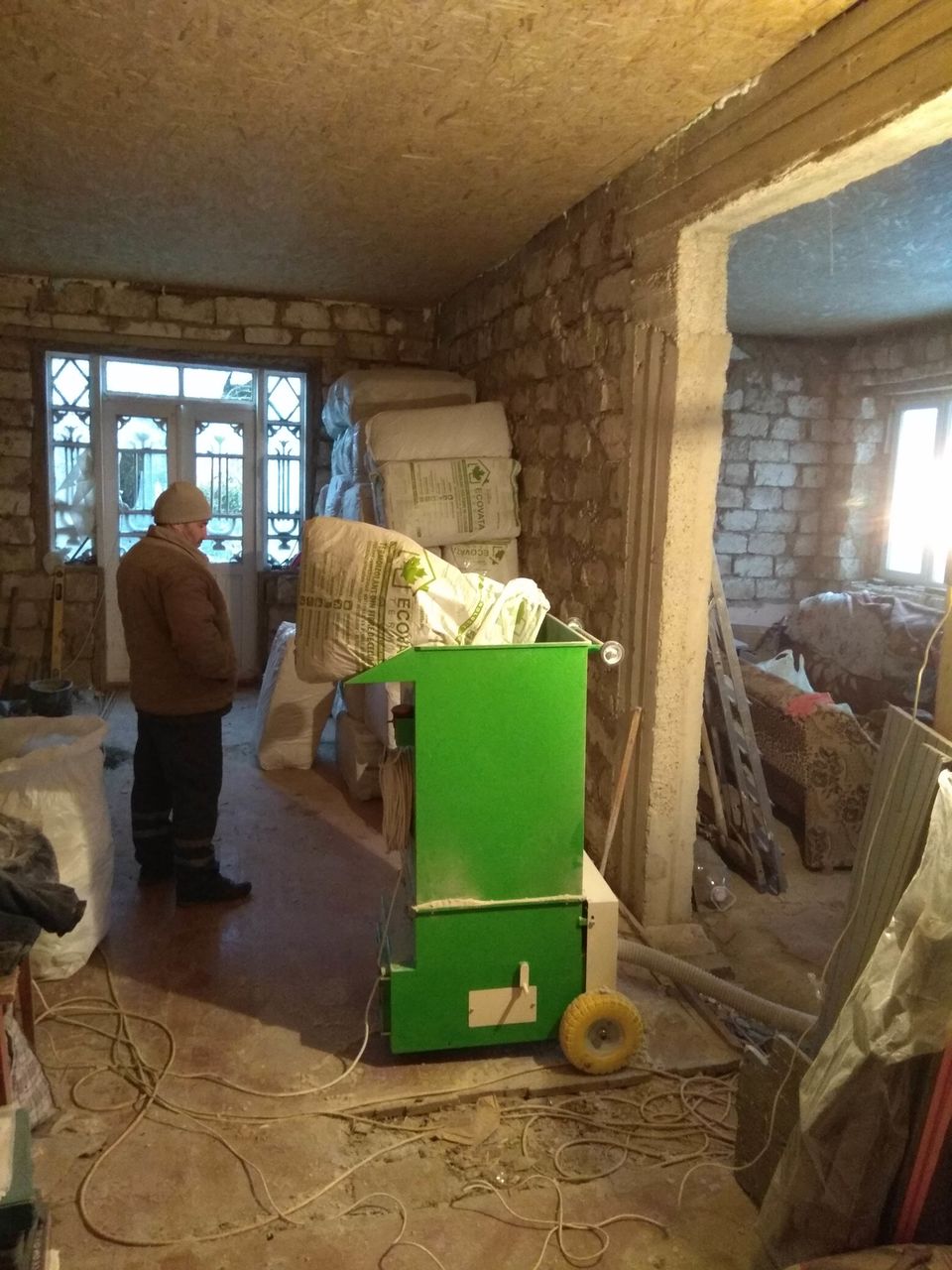 Fulgi de celuloza- termo-fono-izolare la: acoperis, mansarda, tavan, pod, podele, garaj, atelier,s.a foto 7