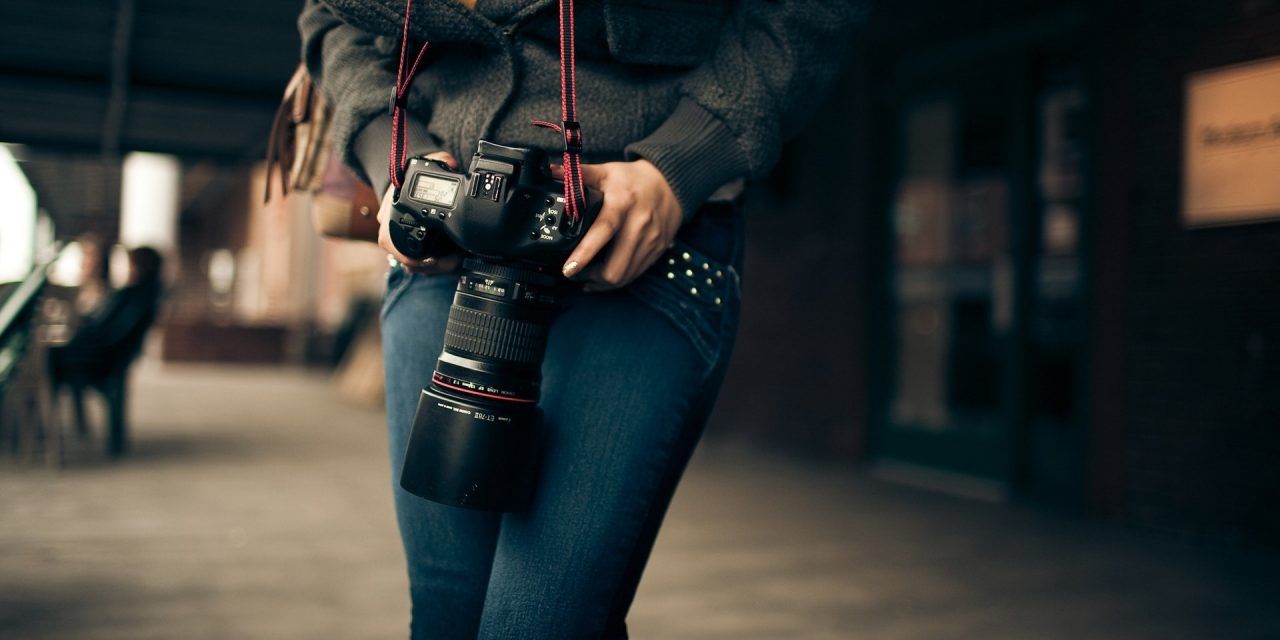 cumpar obiective si fotoaparate Canon , Nikon , Zeiss Leica , Hasselblad , la pret adecvat фото 0