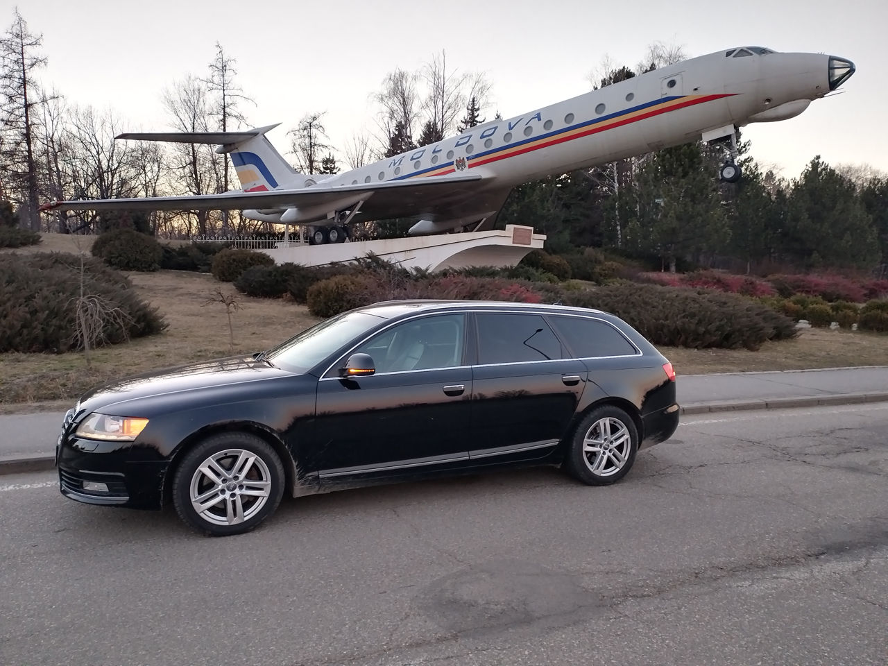 Chirie auto/ rent a car/ автопрокат Audi A6 C6 2.0 tdi automat.машина свободна foto 5