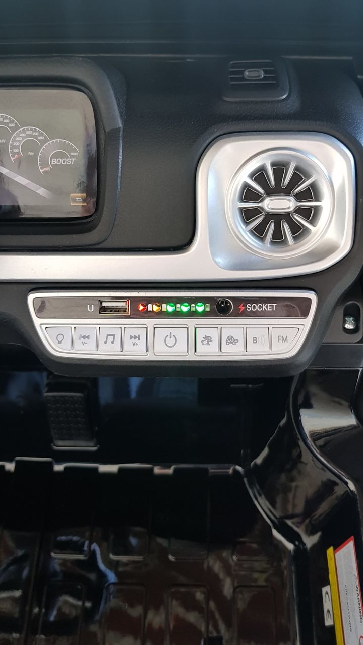 Mercedes-benz  g63 , licentiat, garantie , 4 motoare 24w baterie,cu 2 locuri foto 4
