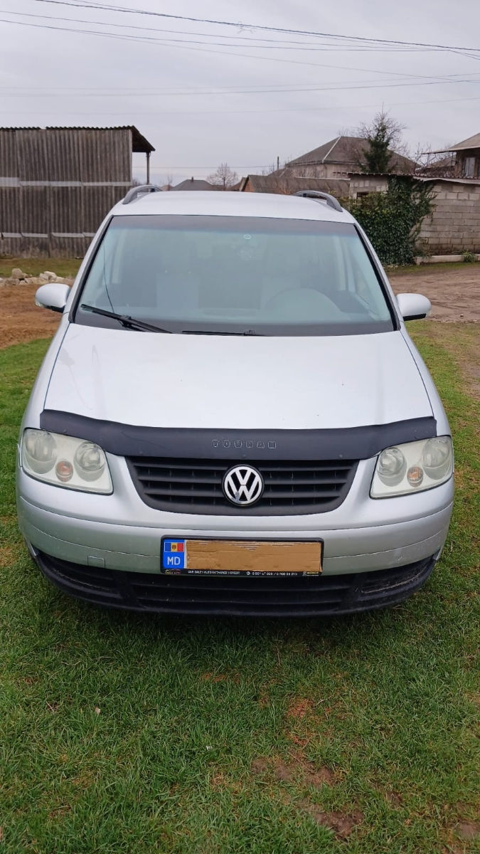 Volkswagen Touran фото 0