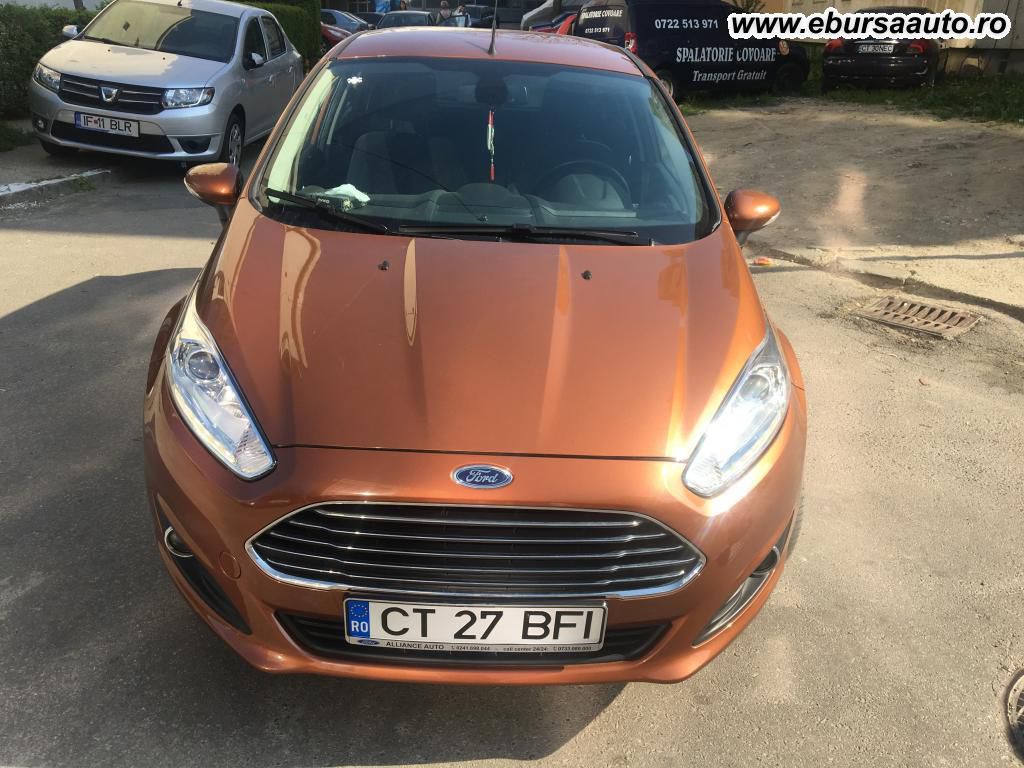 Ford Fiesta 5D foto 0