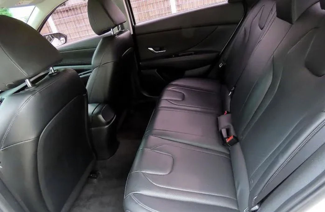 Hyundai Elantra foto 3