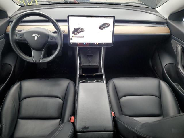 Tesla Model 3 foto 7