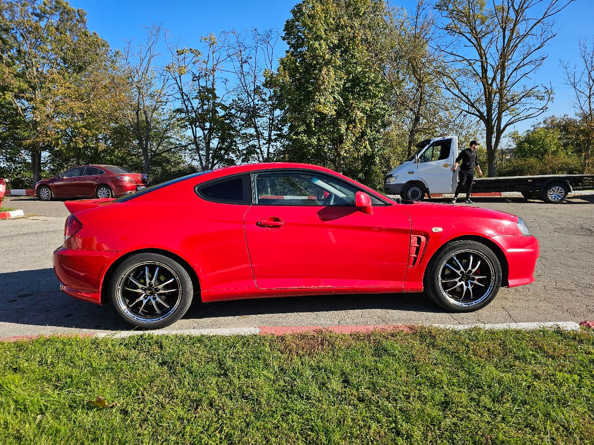 Hyundai Coupe foto 1