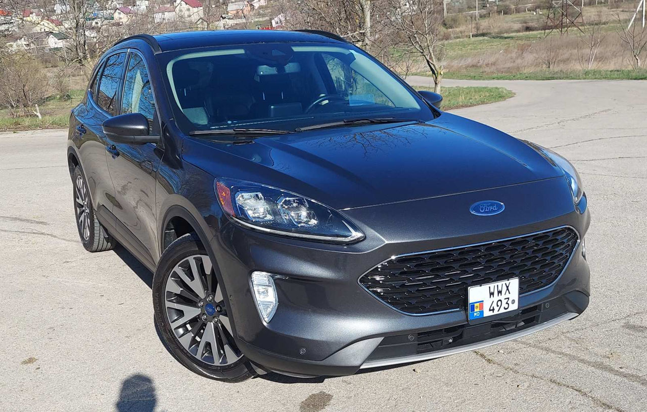 Ford Kuga foto 1