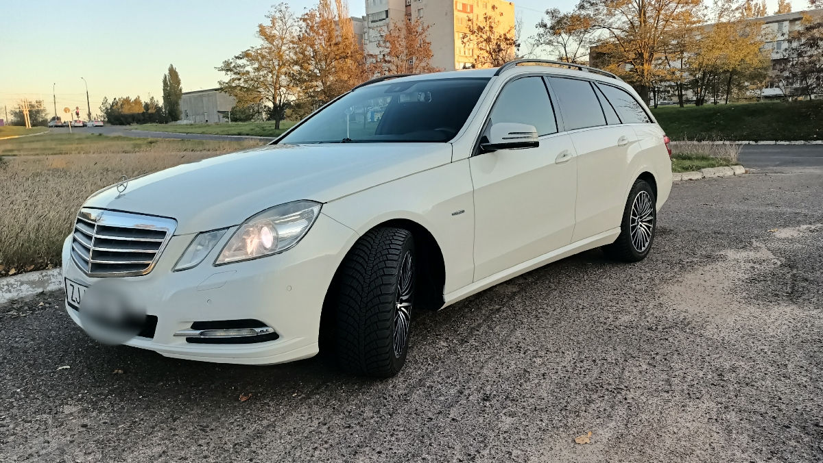 Mercedes E-Class foto 0