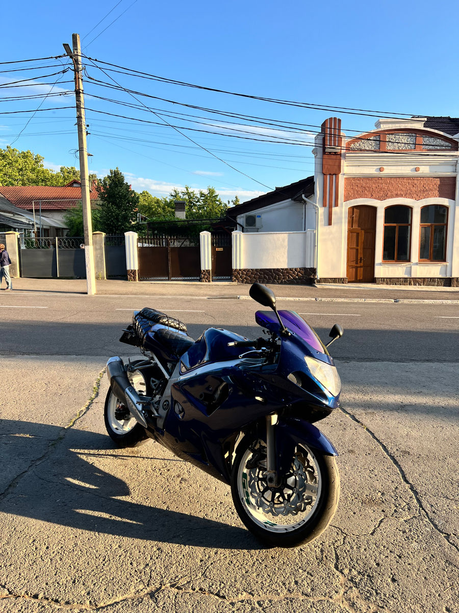 Suzuki GSX-R 600 A2 foto 7