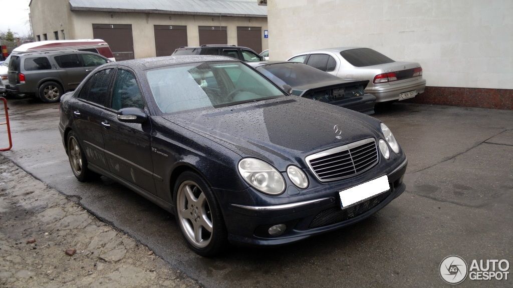 Mercedes E-Class foto 0