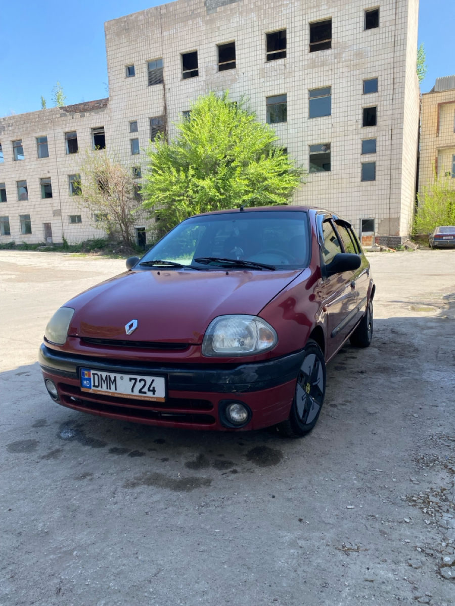 Renault Clio фото 1