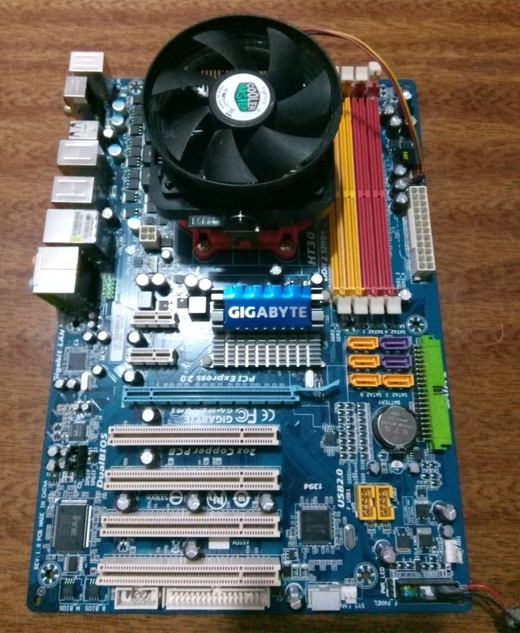 Материнка Gigabyte под AMD (AM2+) с двухядерным CPU AM3 Athlon II 240 ...