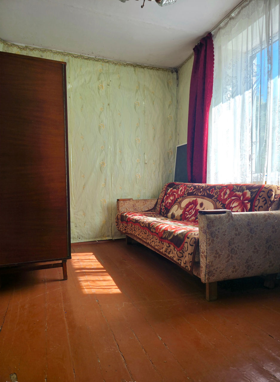 Apartament cu 3 camere, 50 m², 1 etaj