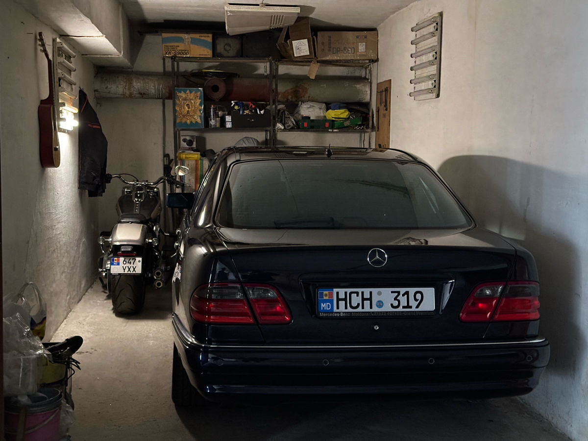 Mercedes E-Class фото 7