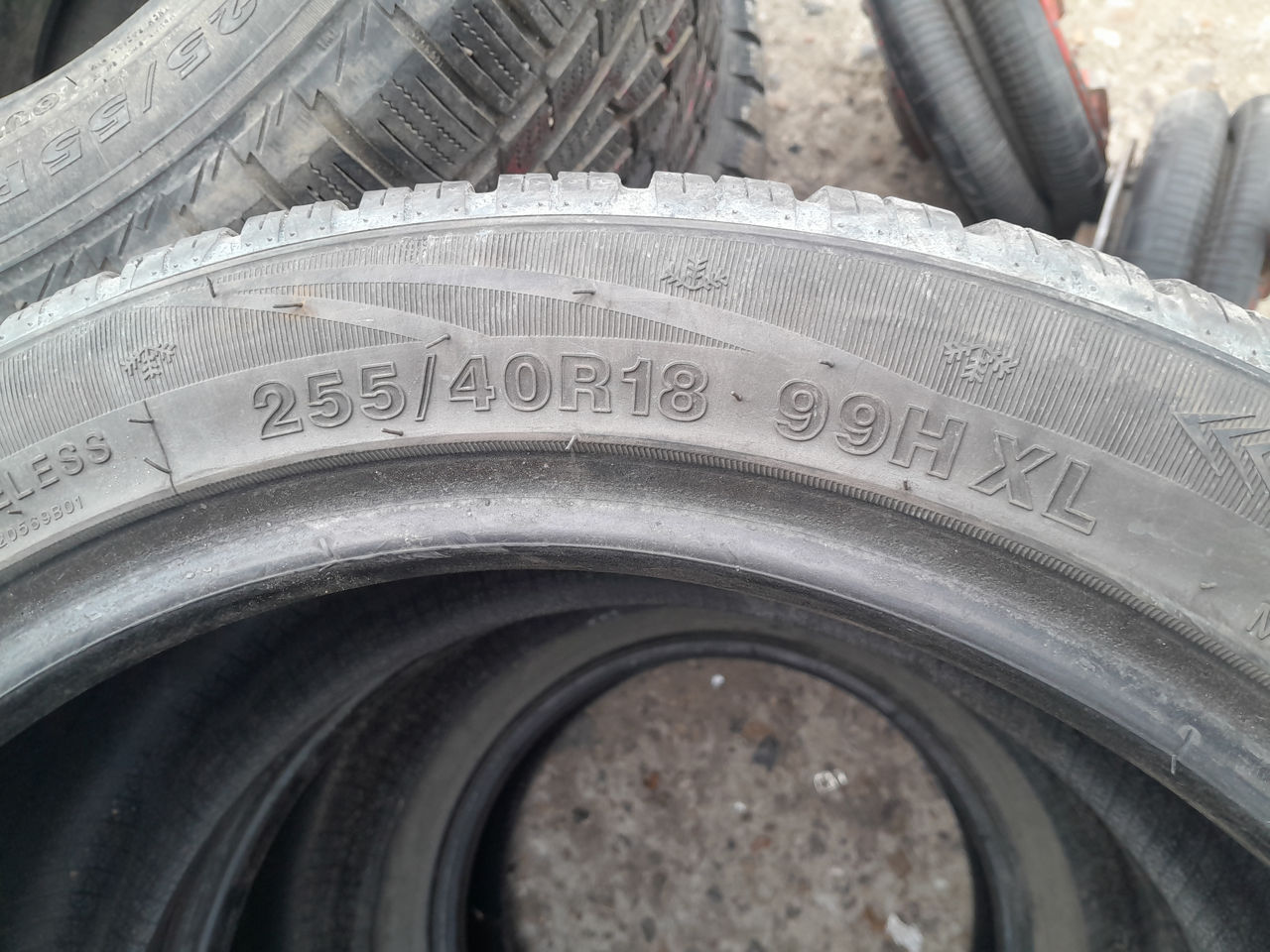 255/40R18 2bucati 90% 2023 Arivo foto 3