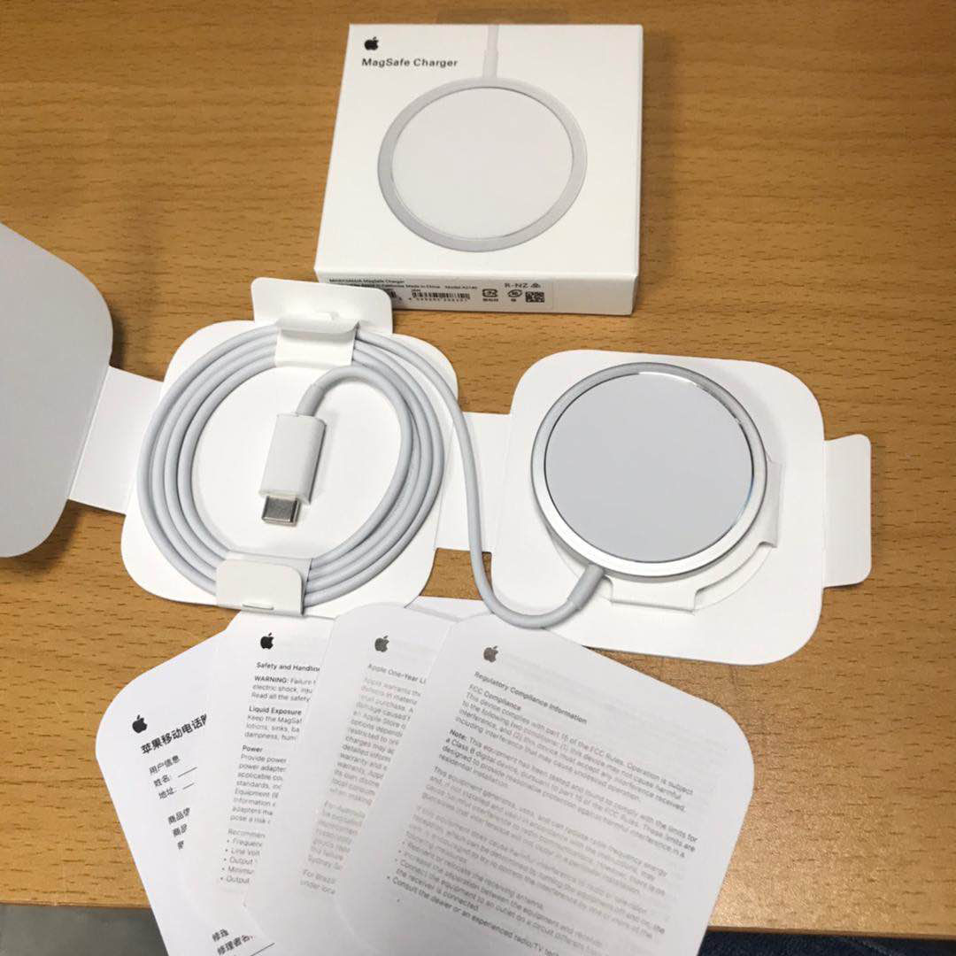 Apple MagSafe Wireless Charger foto 0