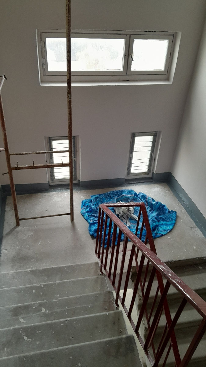 Reparatie cosmetica in scara blocului foto 4