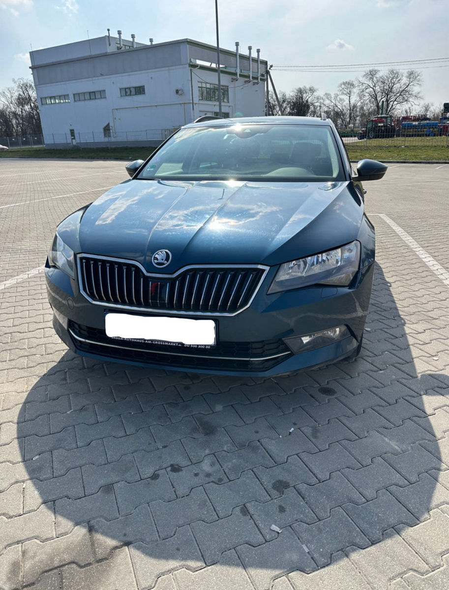 Skoda Superb foto 2