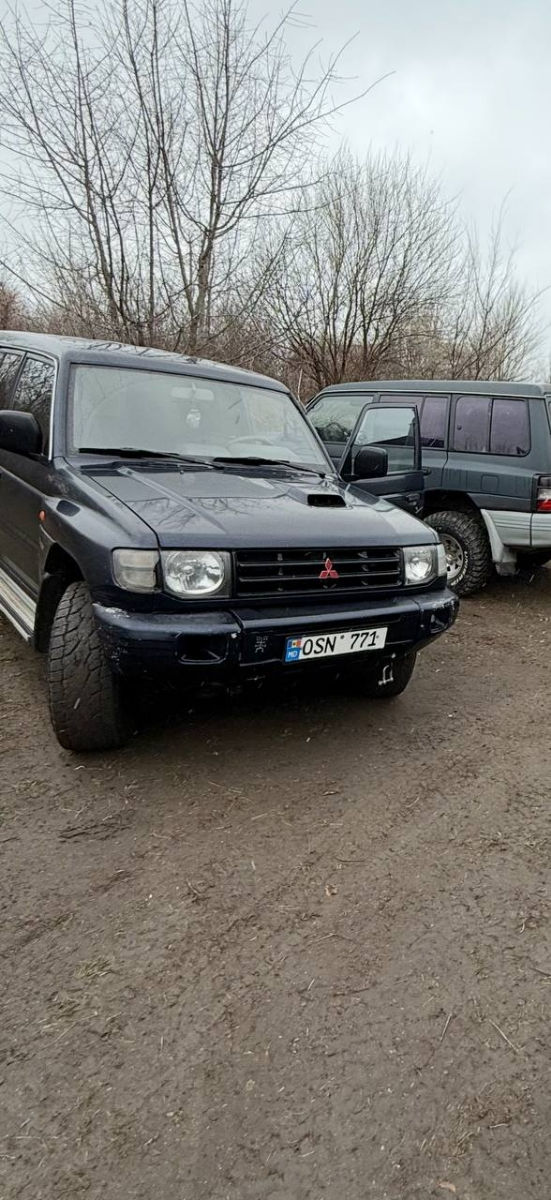 Mitsubishi Pajero 2003 г. с пробегом 350000 км, Дизель, 5900 €