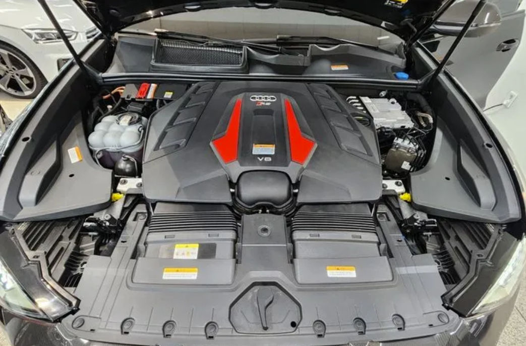 Audi Q8 фото 3