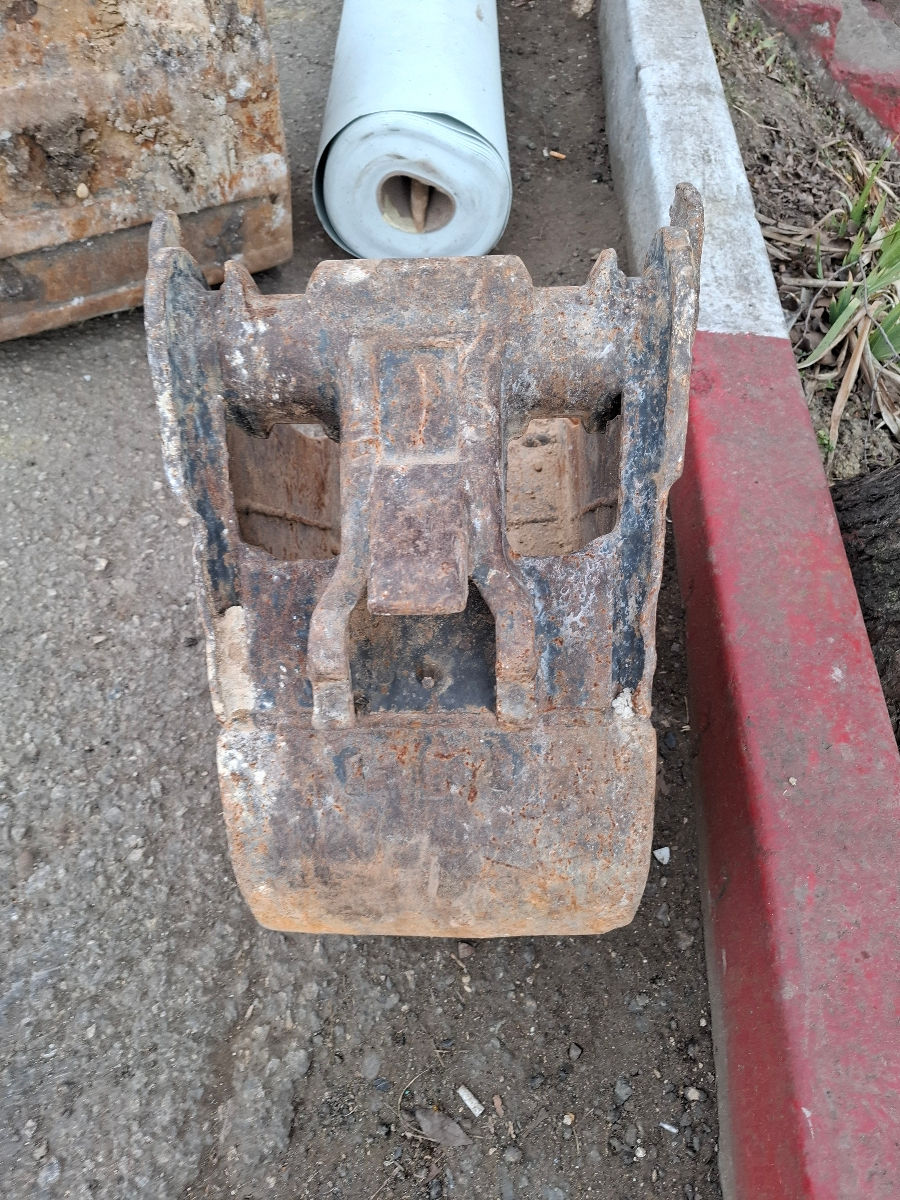 Cupa caus  кауш ковш excavator ciocan hidraulic foto 2