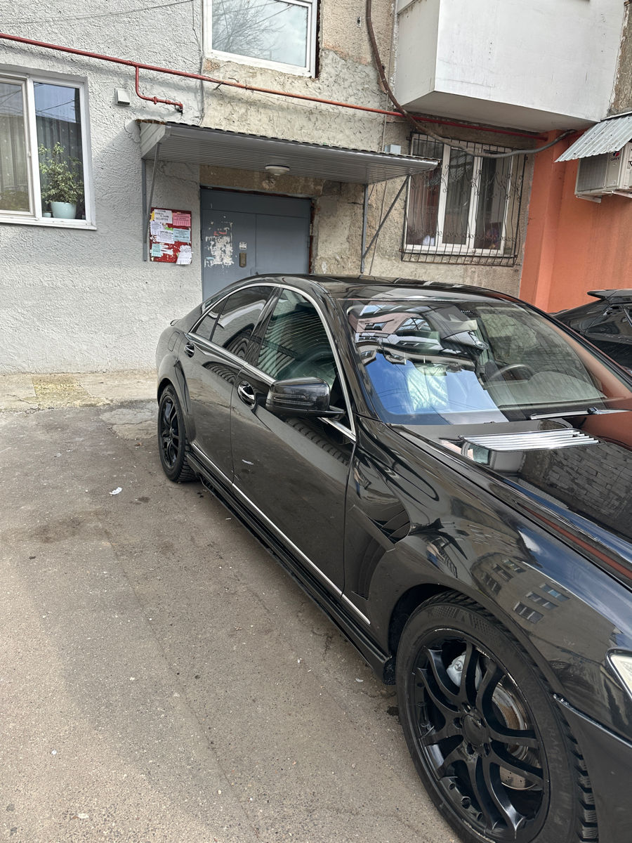 Mercedes S-Class фото 1