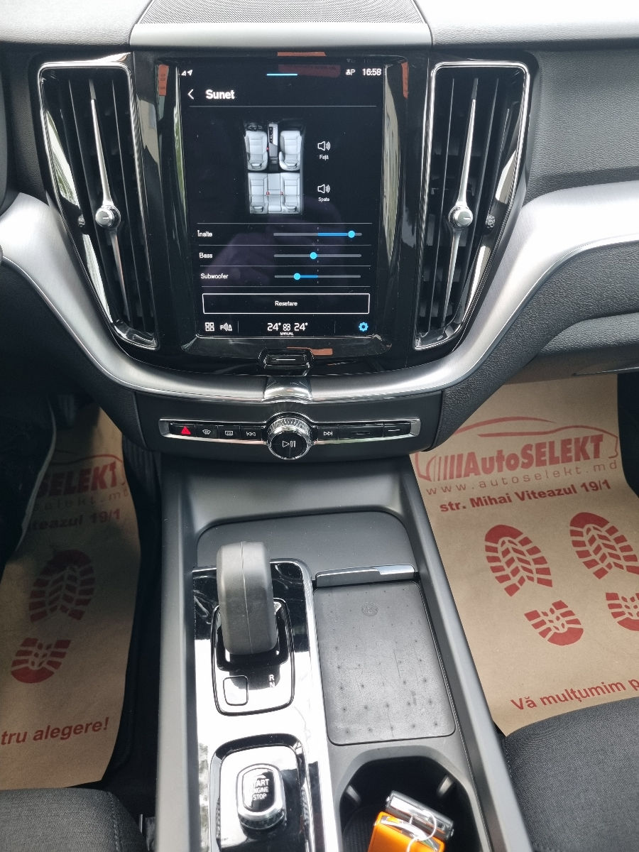 Volvo XC60 2021 photo 13