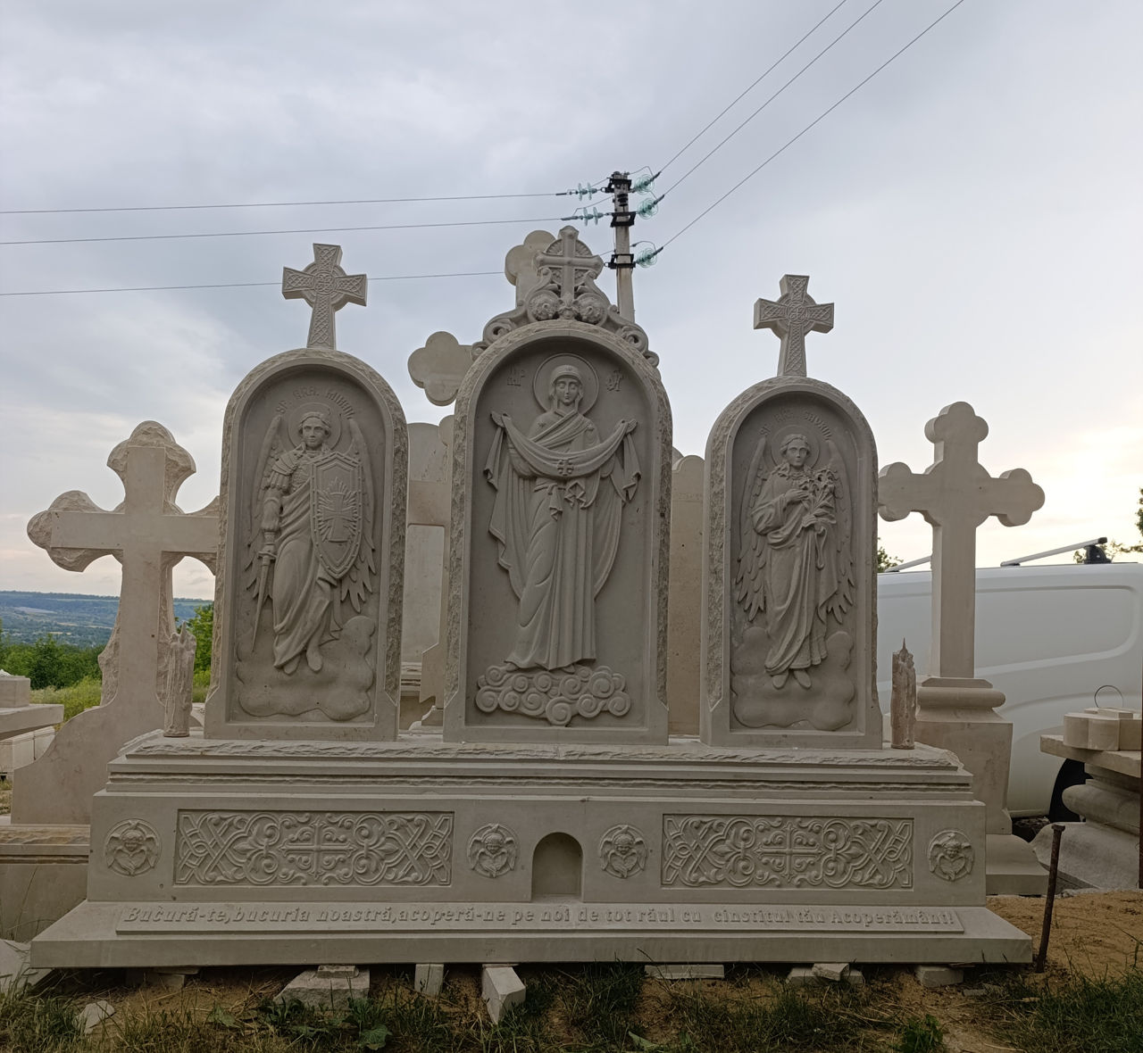 Răstigniri,sculpturi...din piatră de Cosăuţi foto 0