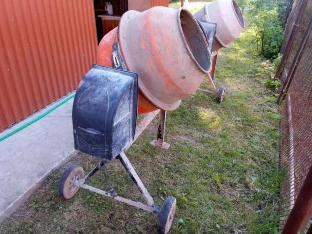 Bitonera  230 litre chirie. foto 3