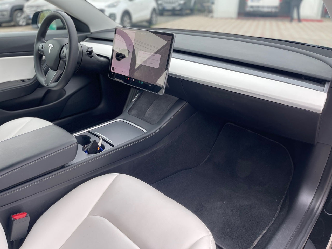 Tesla Model 3 foto 12