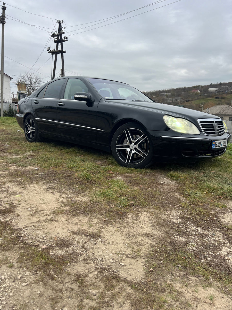 Mercedes S-Class foto 0