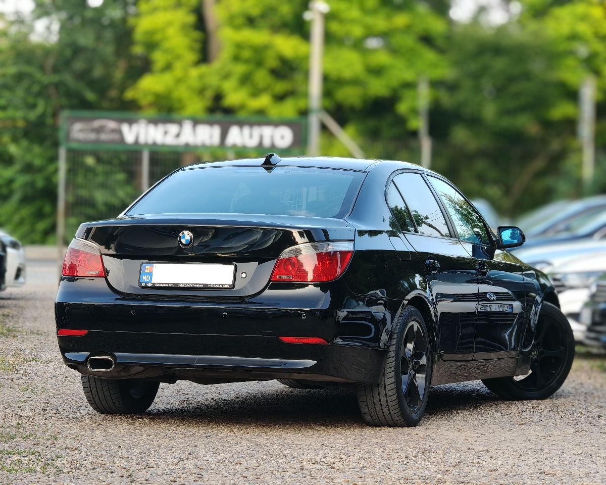 BMW 5 Series фото 3