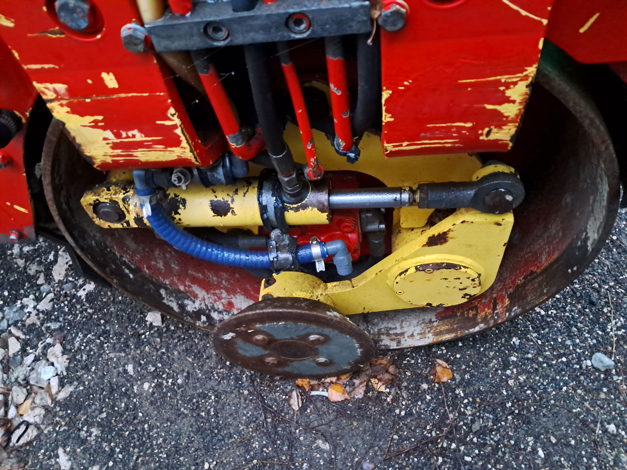 Se vinde bobcat S185 & Catoc Bomag